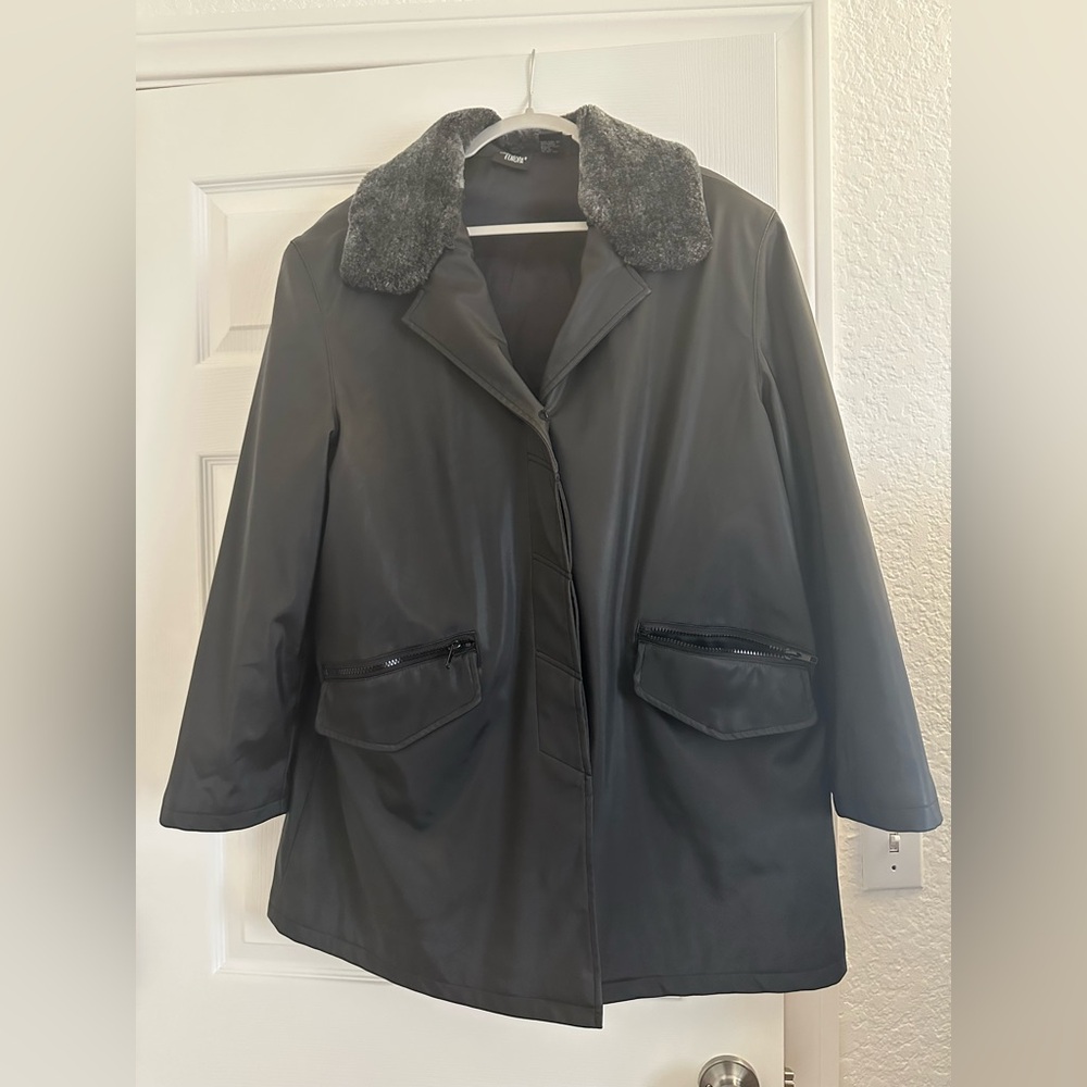 Women’s Black Coat Boutique Europa Vintage Rain Coat Button Up